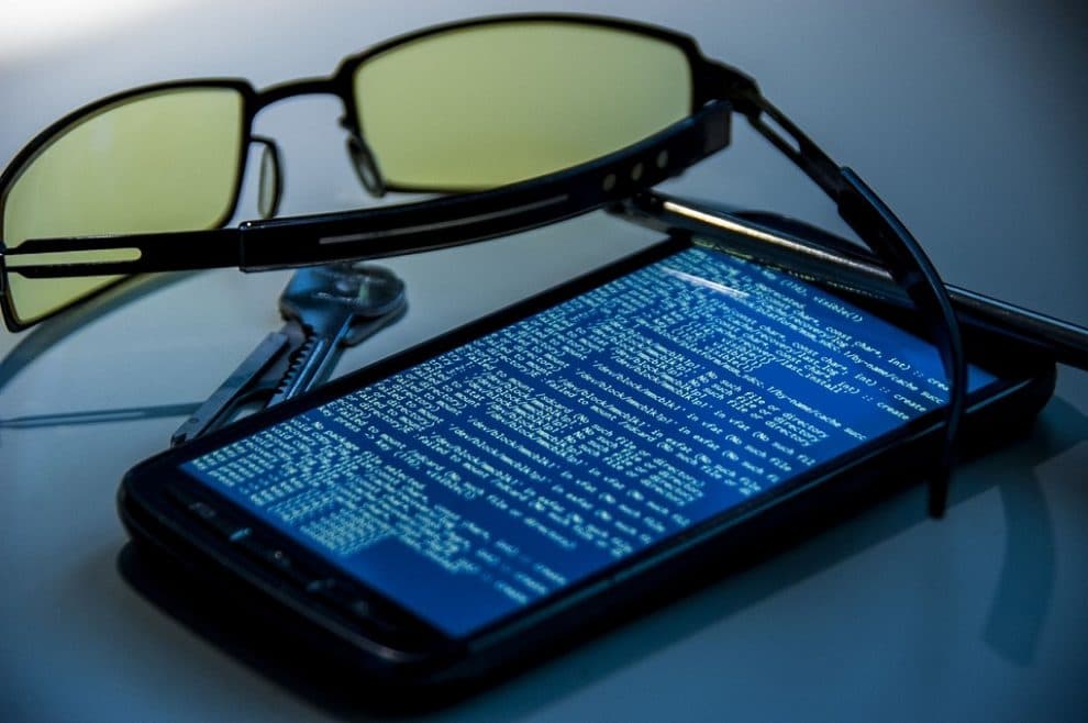 Chinese Border Patrol Installs High Tech Surveillance on Travelers’ Phones