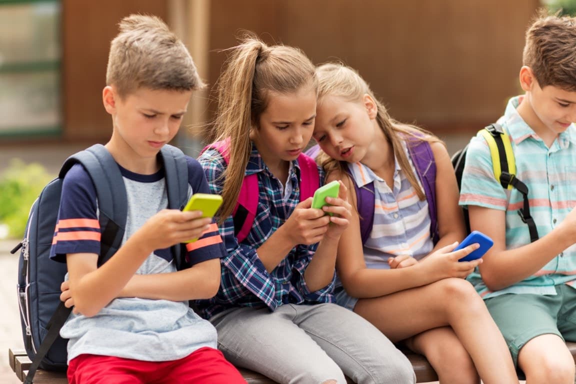 What parents need to know before letting kids use a smartphone